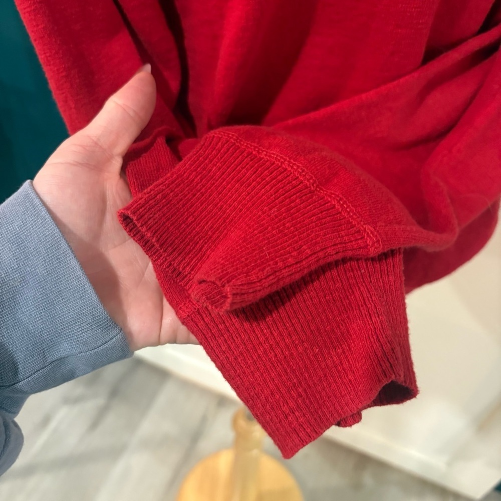 American Eagle Men's V-Neck Sweater in Bold Red/ Y2K Style‎ - Picture 6 of 7
